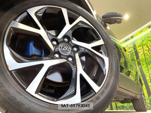Toyota C-HR 2017-03 7216004-11