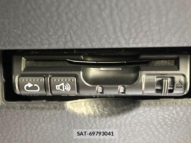 Toyota C-HR 2017-03 7216004-6