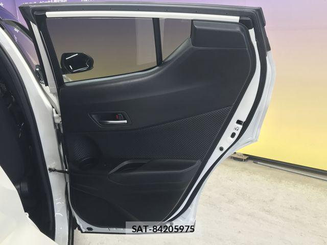 Toyota C-HR 2021-04 7216059-22