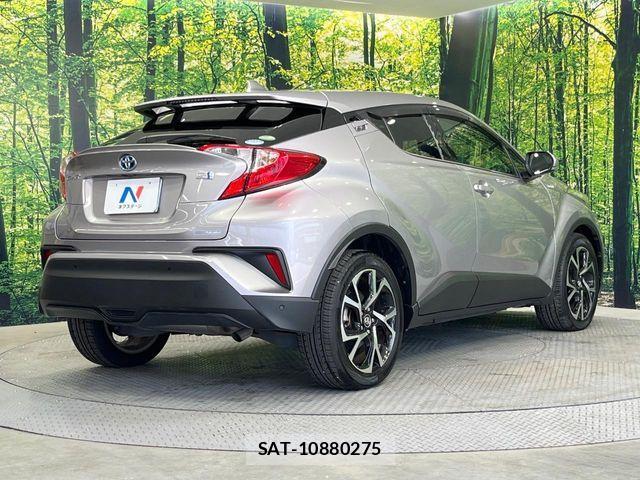 Toyota C-HR 2017-06 7216012-16