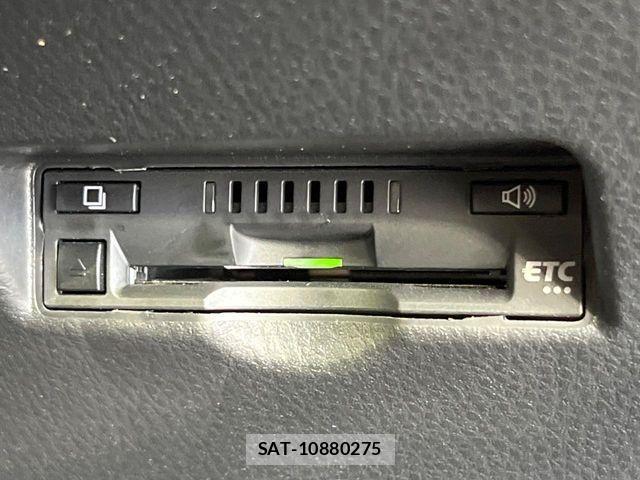 Toyota C-HR 2017-06 7216012-6