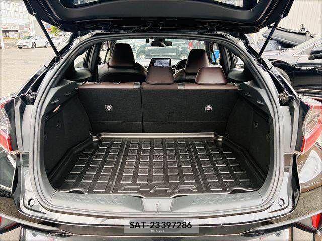 Toyota C-HR 2017-05 7216013-9