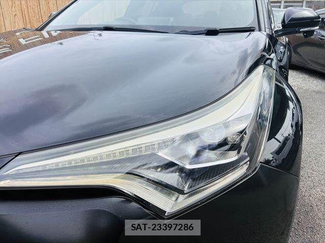 Toyota C-HR 2017-05 7216013-11