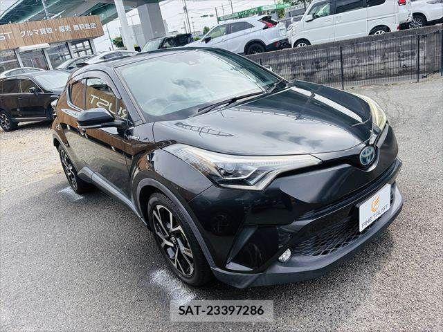 Toyota C-HR 2017-05 7216013-15