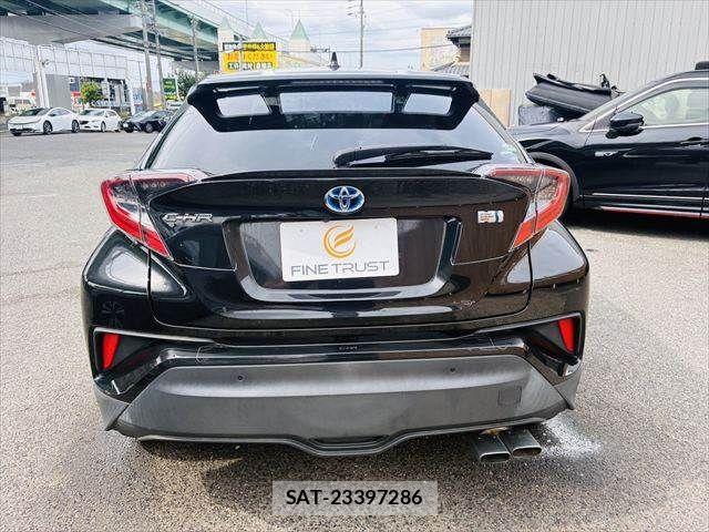 Toyota C-HR 2017-05 7216013-18