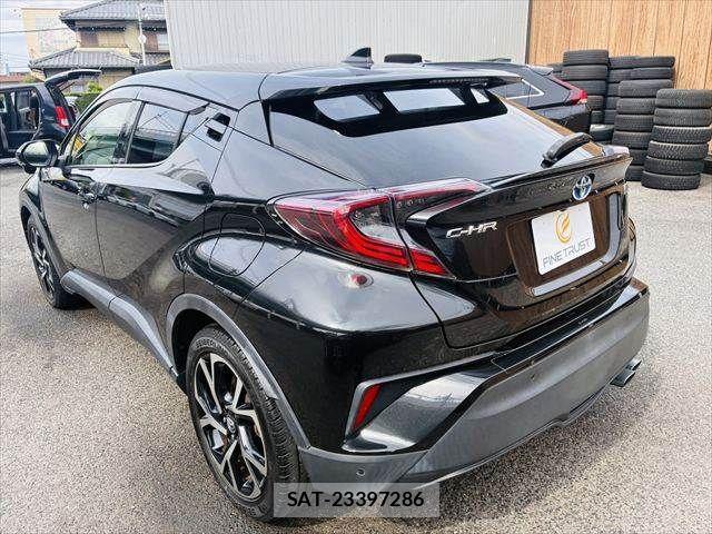 Toyota C-HR 2017-05 7216013-19