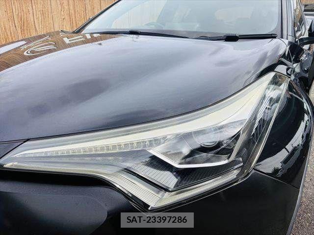 Toyota C-HR 2017-05 7216013-21
