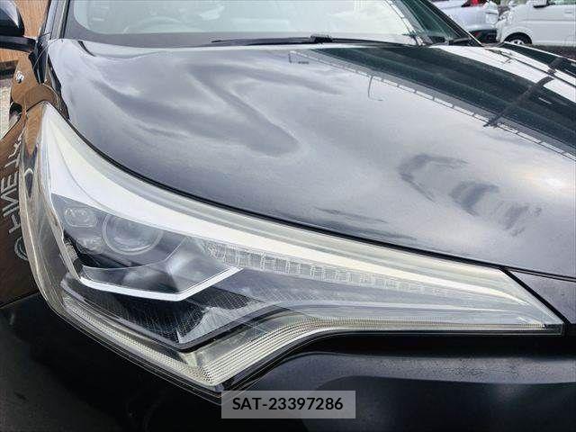 Toyota C-HR 2017-05 7216013-22