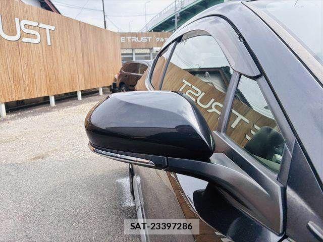 Toyota C-HR 2017-05 7216013-26