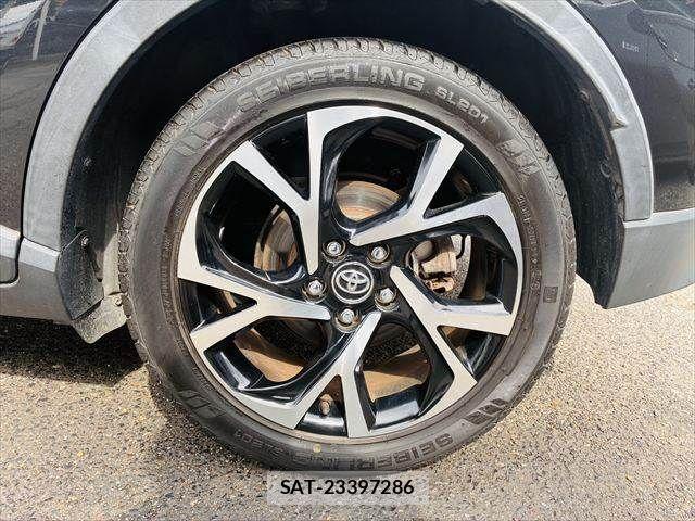 Toyota C-HR 2017-05 7216013-28