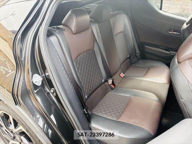 Toyota C-HR 2017-05 7216013-8