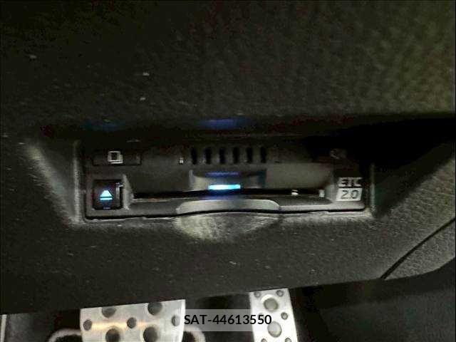 Toyota C-HR 2019-11 7216046-12