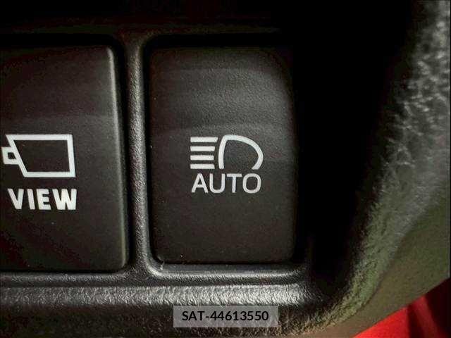 Toyota C-HR 2019-11 7216046-13