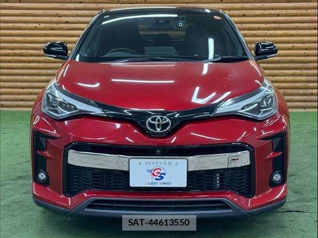 Toyota C-HR 2019-11 7216046-15