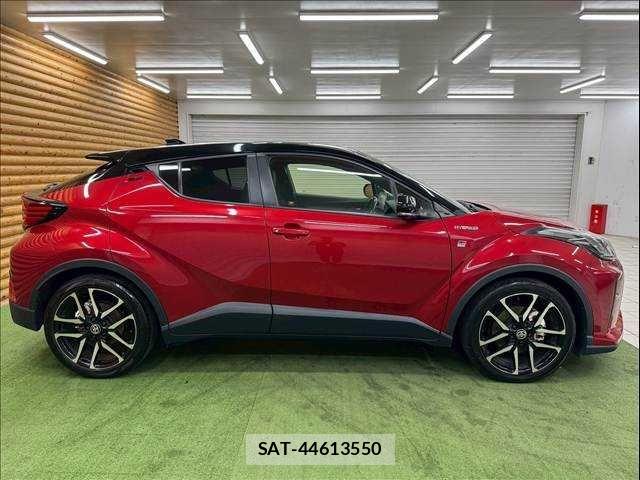 Toyota C-HR 2019-11 7216046-16