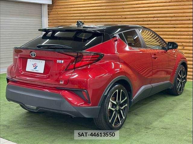 Toyota C-HR 2019-11 7216046-17
