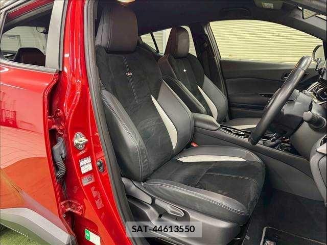Toyota C-HR 2019-11 7216046-8