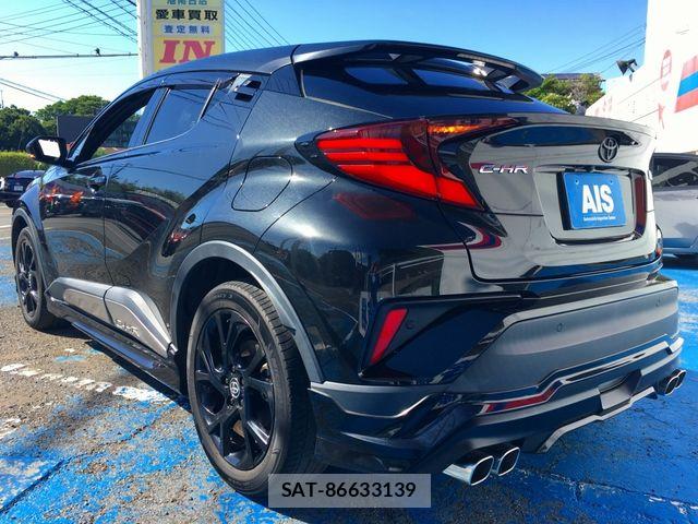 Toyota C-HR 2020-08 7216054-11
