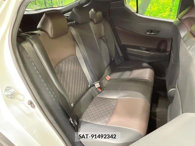 Toyota C-HR 2017-07 7216010-9