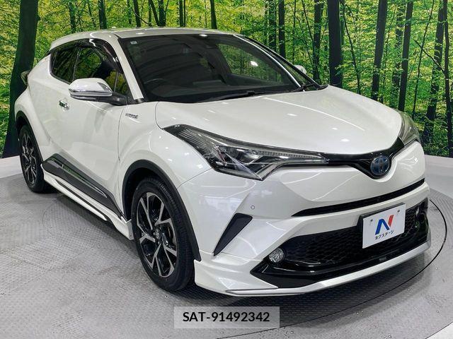 Toyota C-HR 2017-07 7216010-16