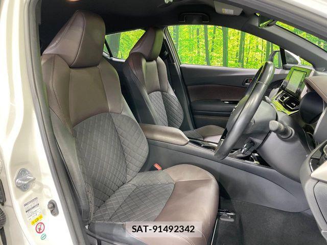 Toyota C-HR 2017-07 7216010-8