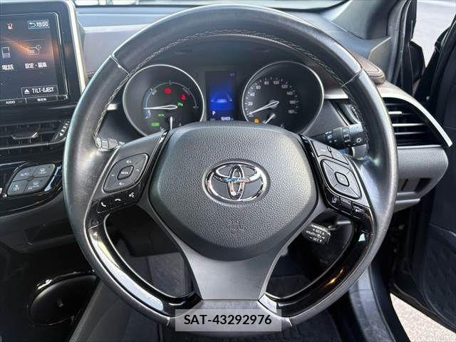 Toyota C-HR 2017-07 7216019-10