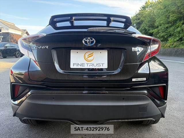 Toyota C-HR 2017-07 7216019-18