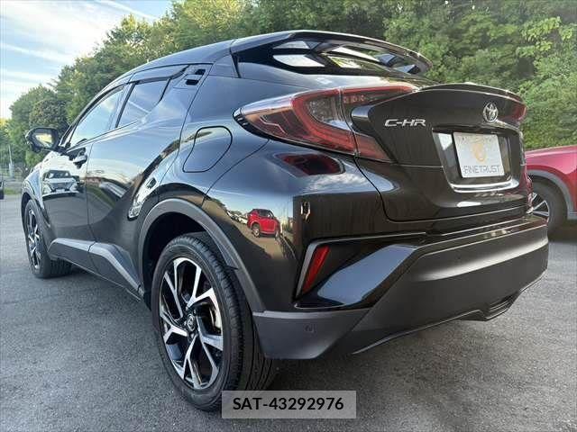 Toyota C-HR 2017-07 7216019-19