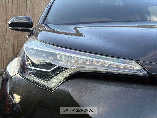 Toyota C-HR 2017-07 7216019-21