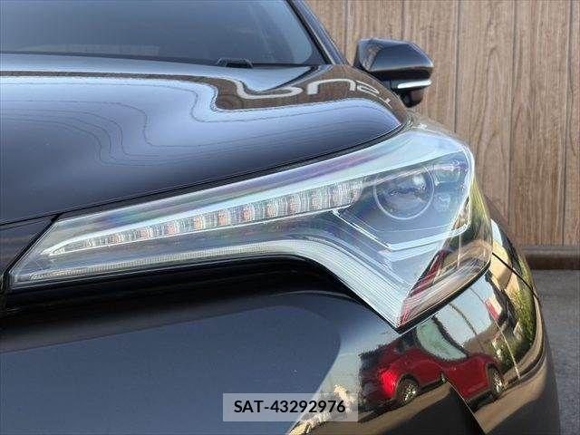 Toyota C-HR 2017-07 7216019-22