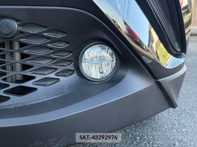 Toyota C-HR 2017-07 7216019-23