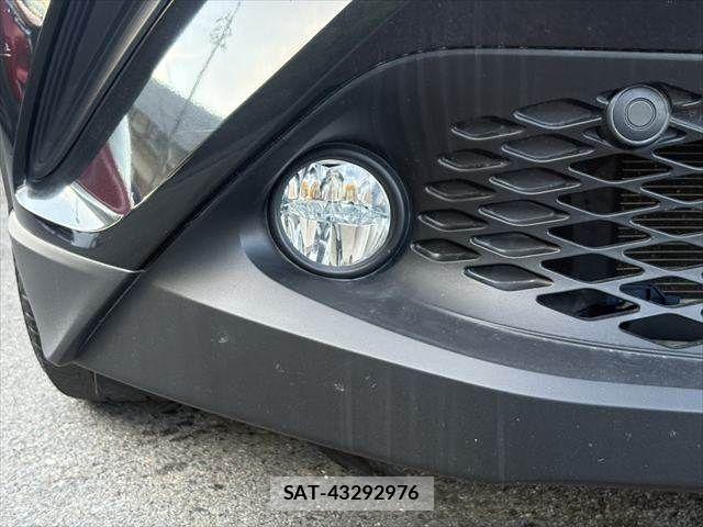 Toyota C-HR 2017-07 7216019-24