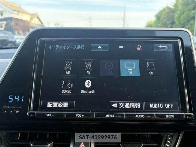 Toyota C-HR 2017-07 7216019-4