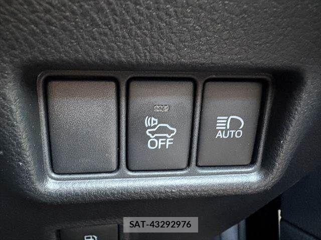 Toyota C-HR 2017-07 7216019-6