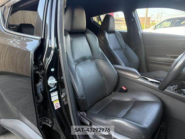 Toyota C-HR 2017-07 7216019-7