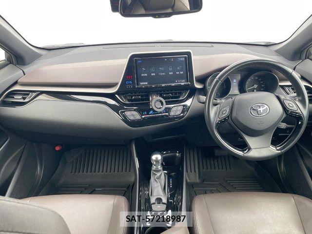 Toyota C-HR 2018-05 7216025-1