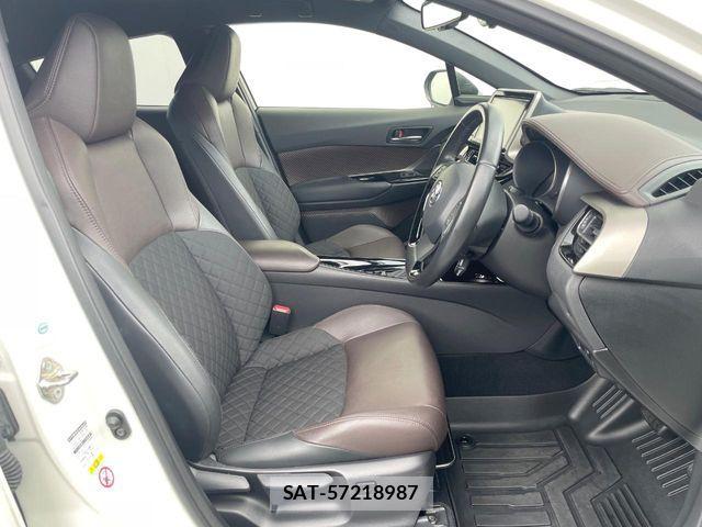 Toyota C-HR 2018-05 7216025-7