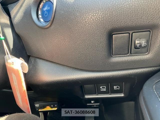 Toyota C-HR 2019-11 7216048-10
