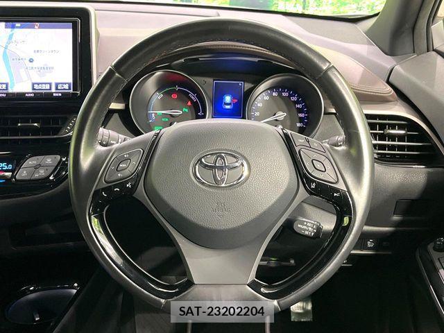 Toyota C-HR 2018-02 7216024-10
