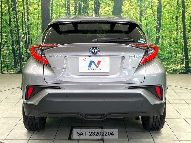 Toyota C-HR 2018-02 7216024-14
