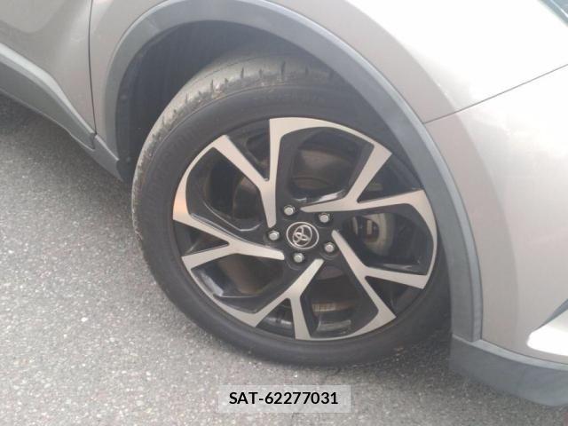Toyota C-HR 2017-11 7216020-9