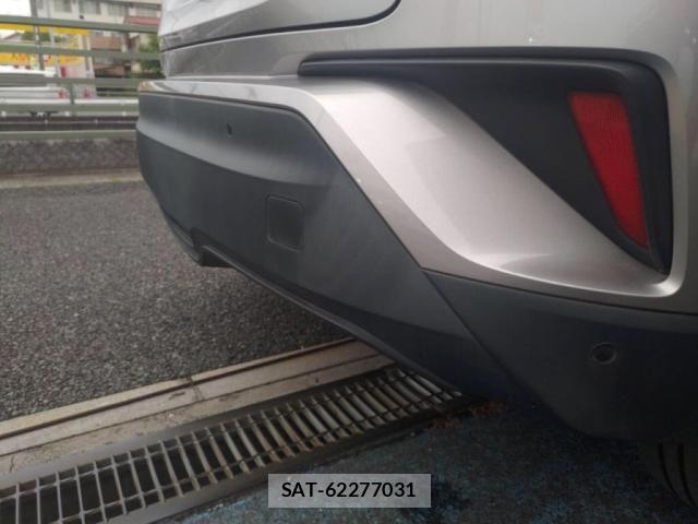 Toyota C-HR 2017-11 7216020-11