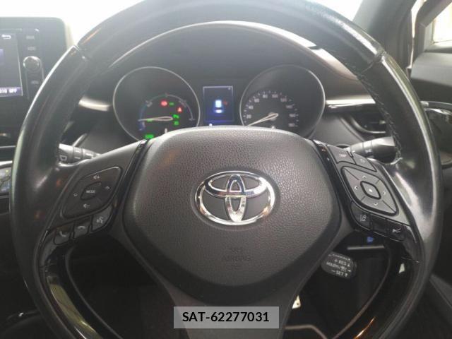Toyota C-HR 2017-11 7216020-19
