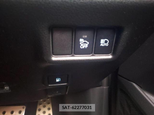 Toyota C-HR 2017-11 7216020-20