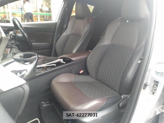 Toyota C-HR 2017-11 7216020-27