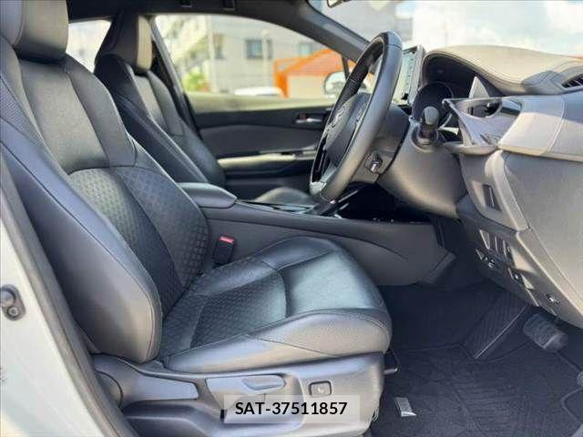 Toyota C-HR 2019-11 7216047-15