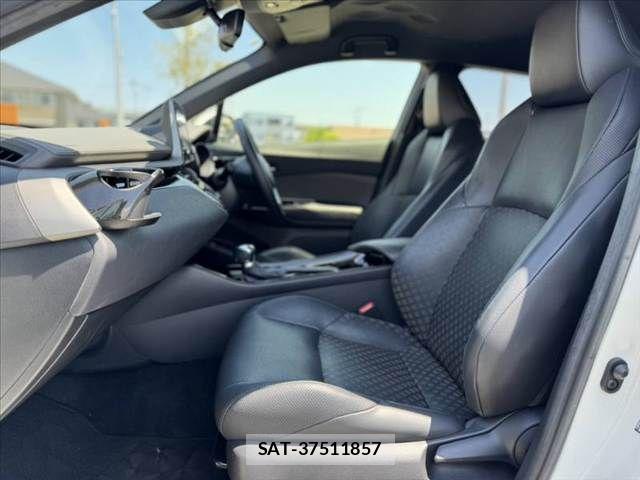 Toyota C-HR 2019-11 7216047-16