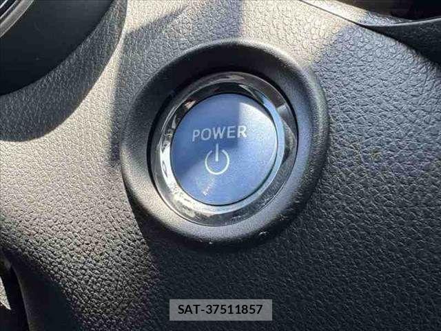 Toyota C-HR 2019-11 7216047-21