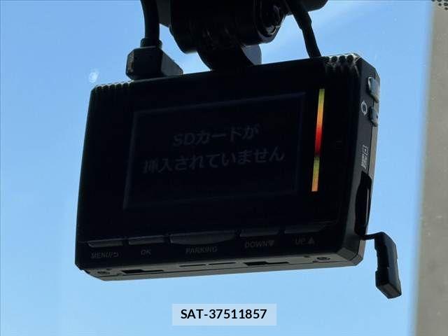 Toyota C-HR 2019-11 7216047-28
