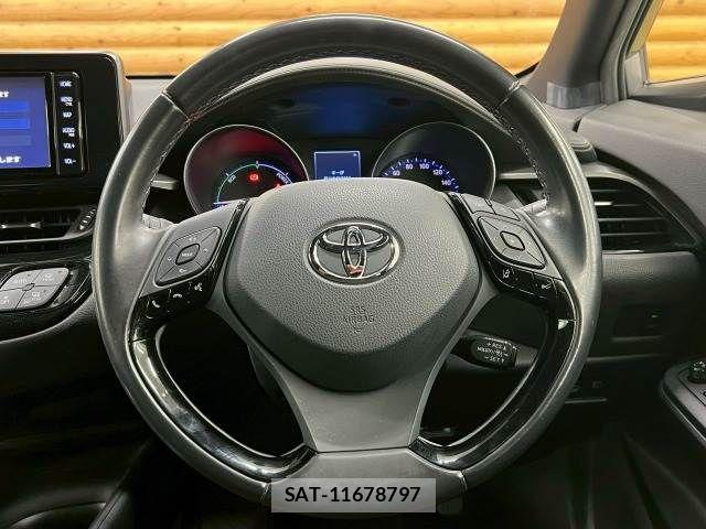 Toyota C-HR 2018-10 7216036-13